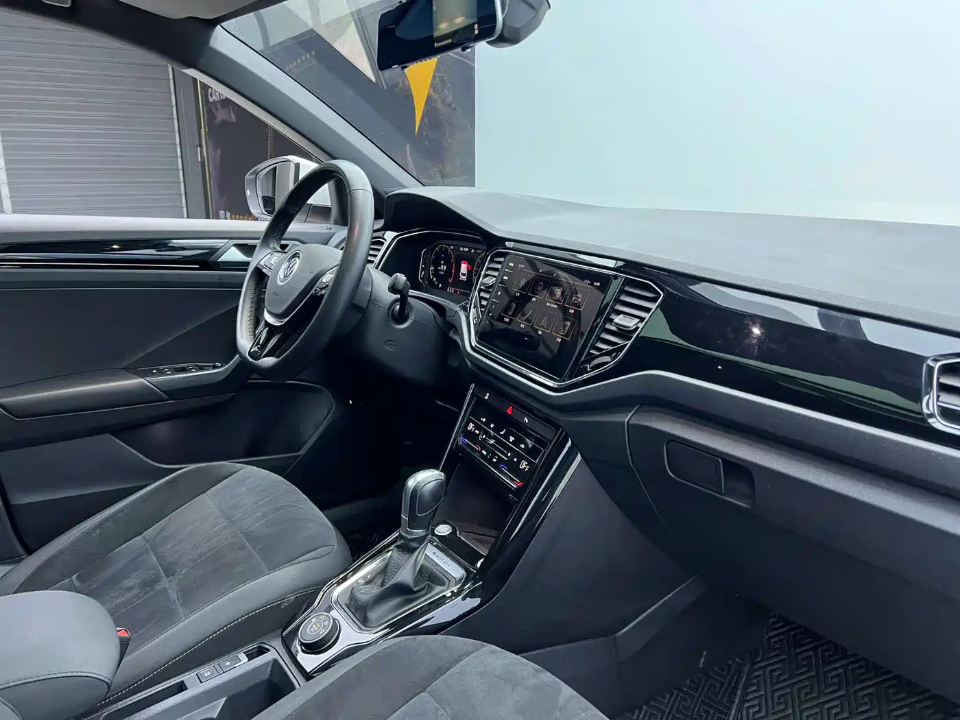 Volkswagen T-ROC 2021 280TSI DSG 4WD Luxury Connected фото 24