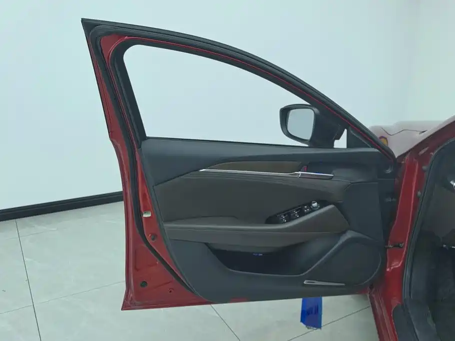 Фото 7 - Mazda Atenza