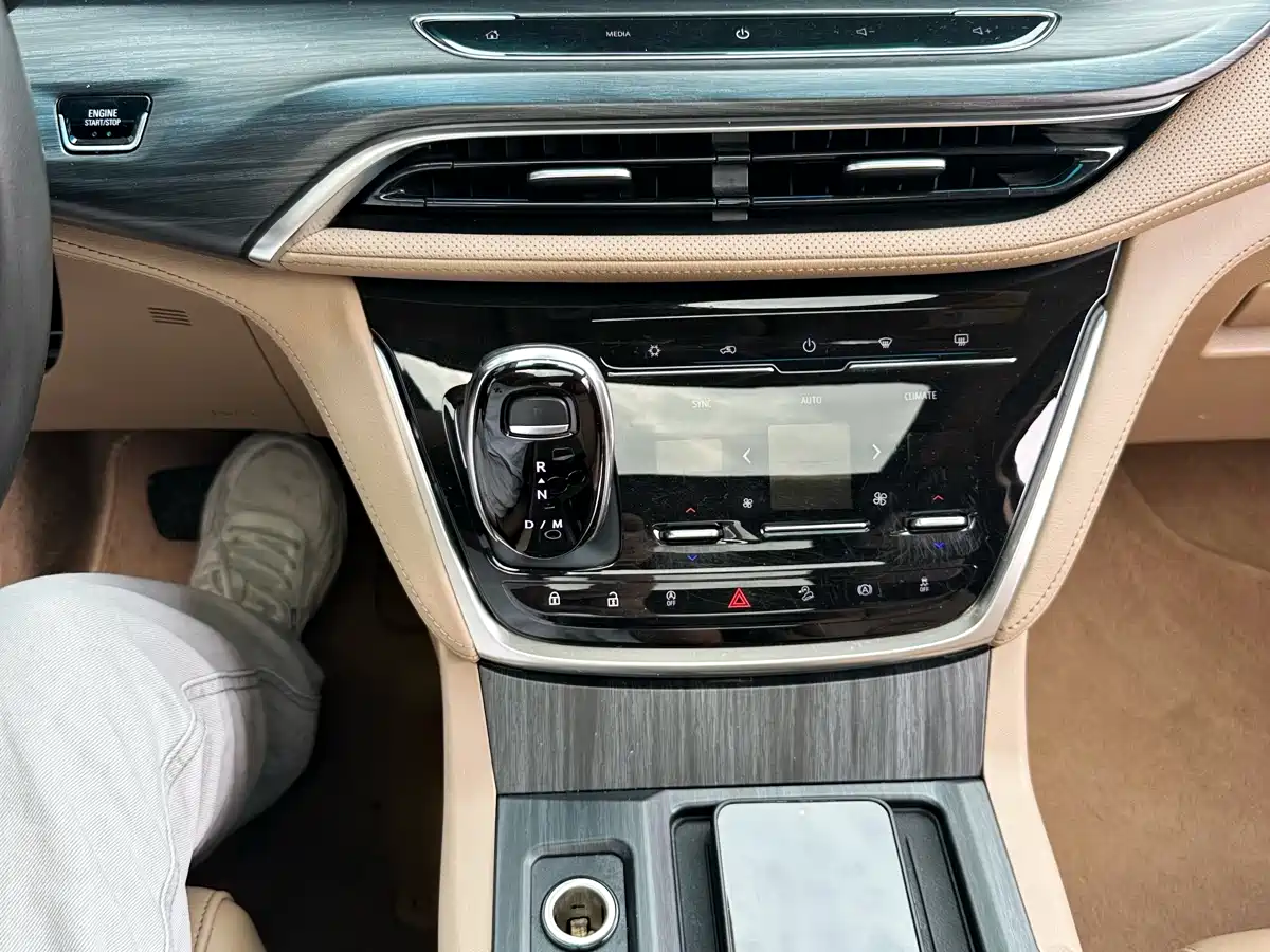 Buick GL8 2020 ES Landglory 653T Flagship фото 18