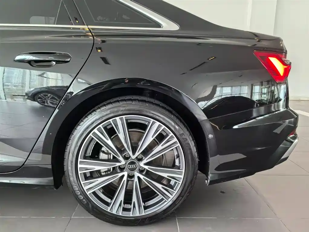 Audi A6L 2024 45 TFSI quattro Premium Dynamic фото 19