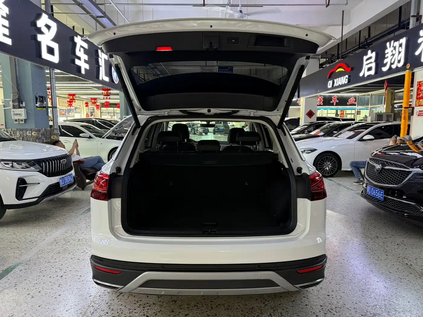 Volkswagen Tayron 2022 280TSI 2WD Luxury Smart Connect Edition фото 10
