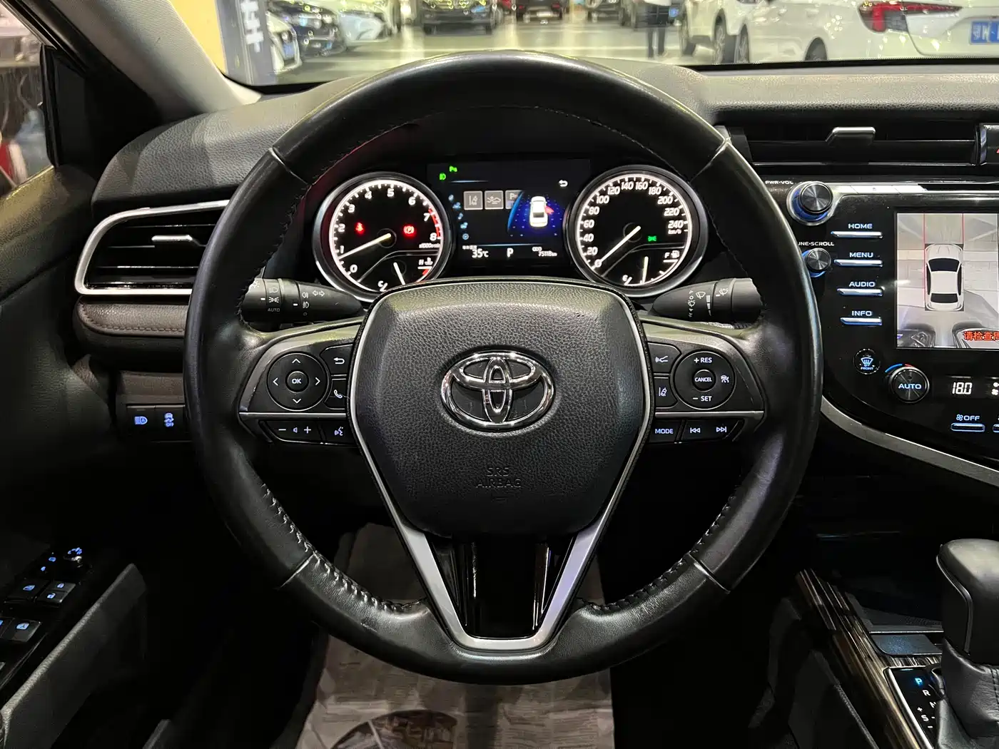 Toyota Camry 2018 2.5G Luxury Edition фото 14