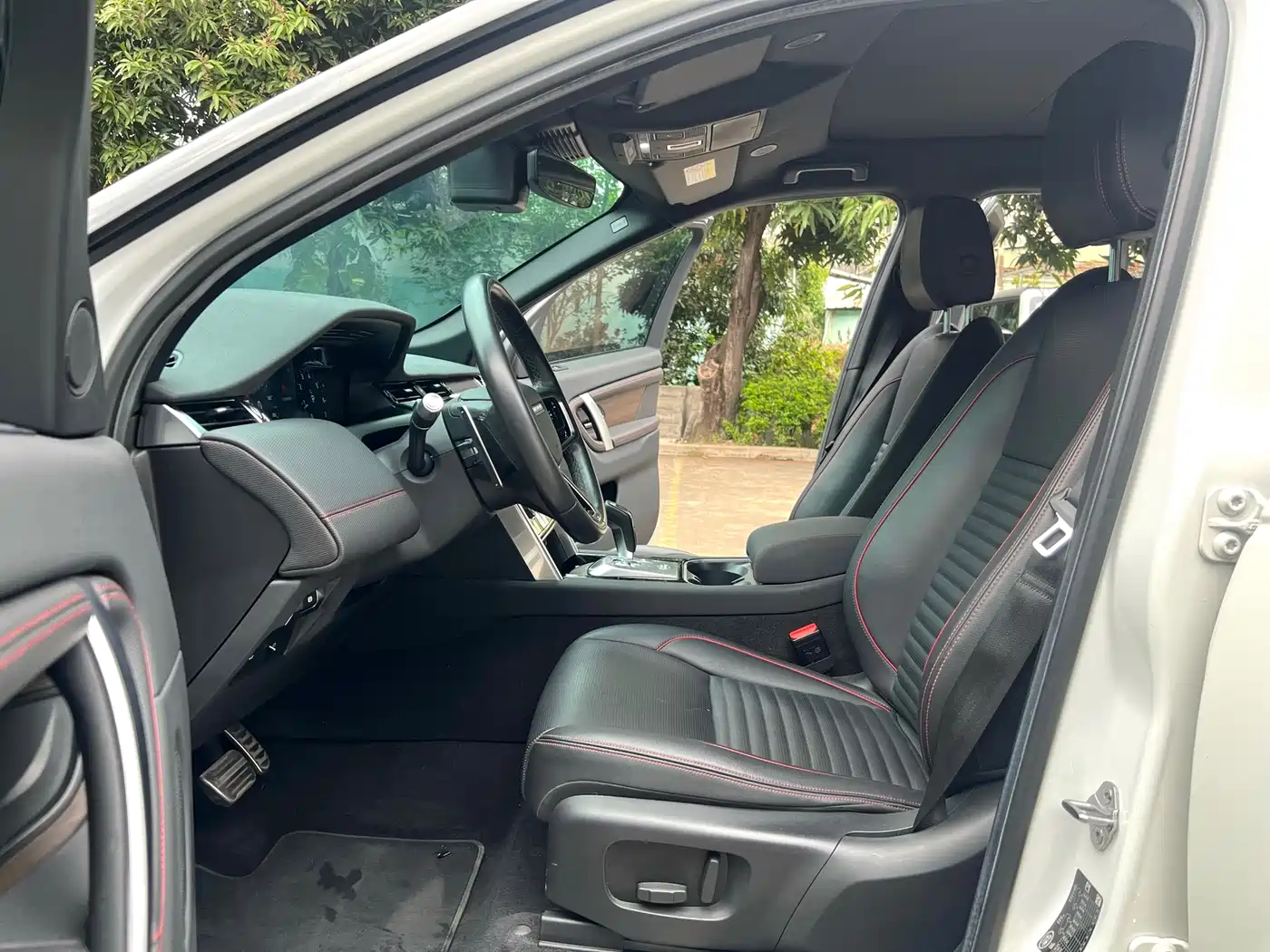 LAND ROVER DISCOVER SPORTS