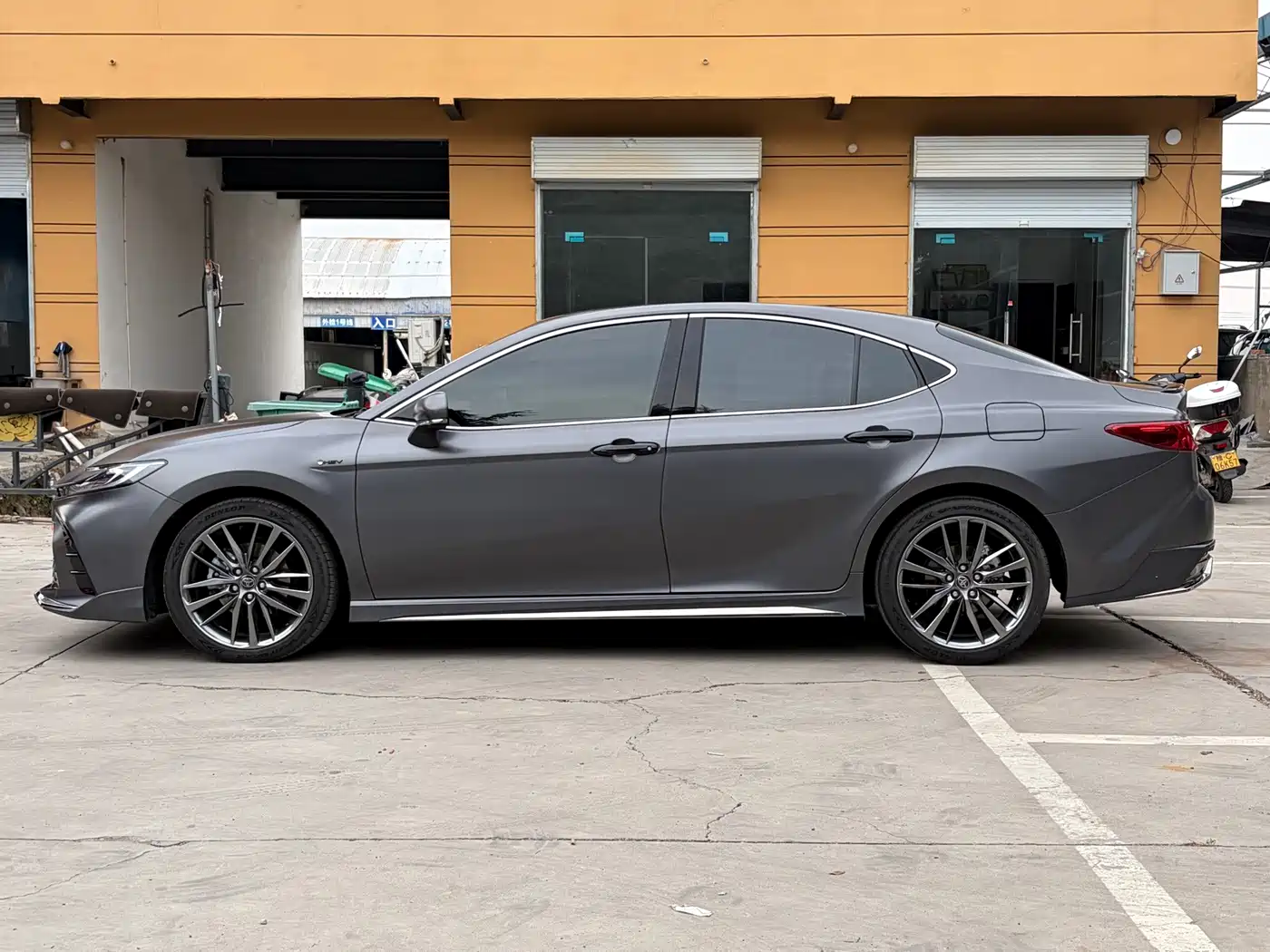 Фото 15 - Toyota Camry
