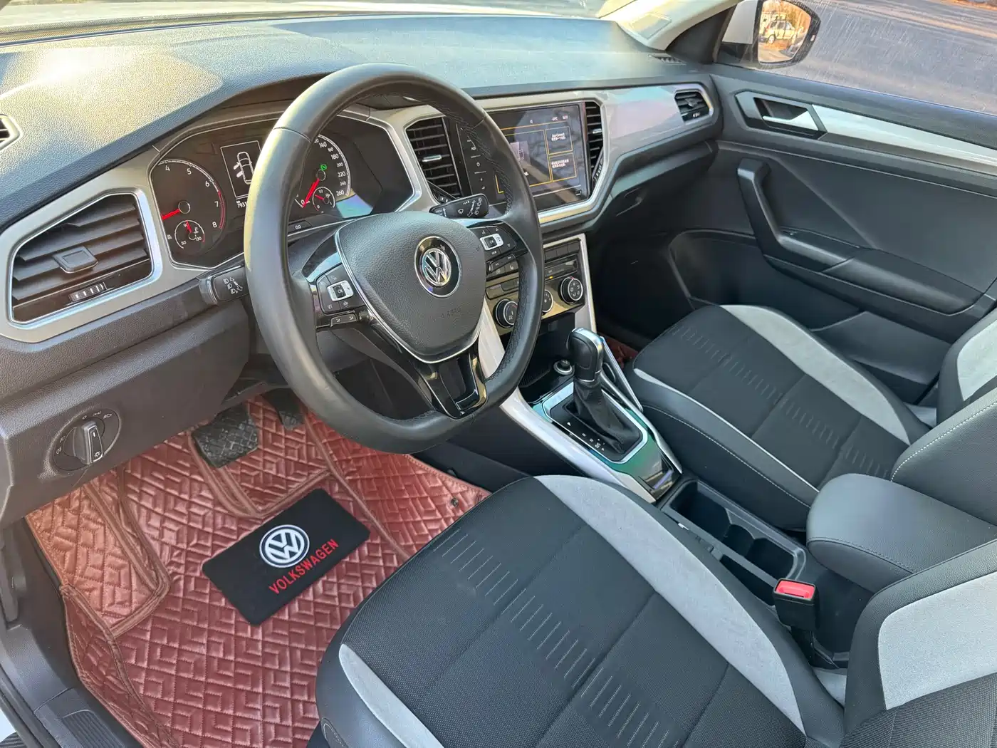 Volkswagen T-ROC 2020 280TSI DSG 2WD Progressive фото 33