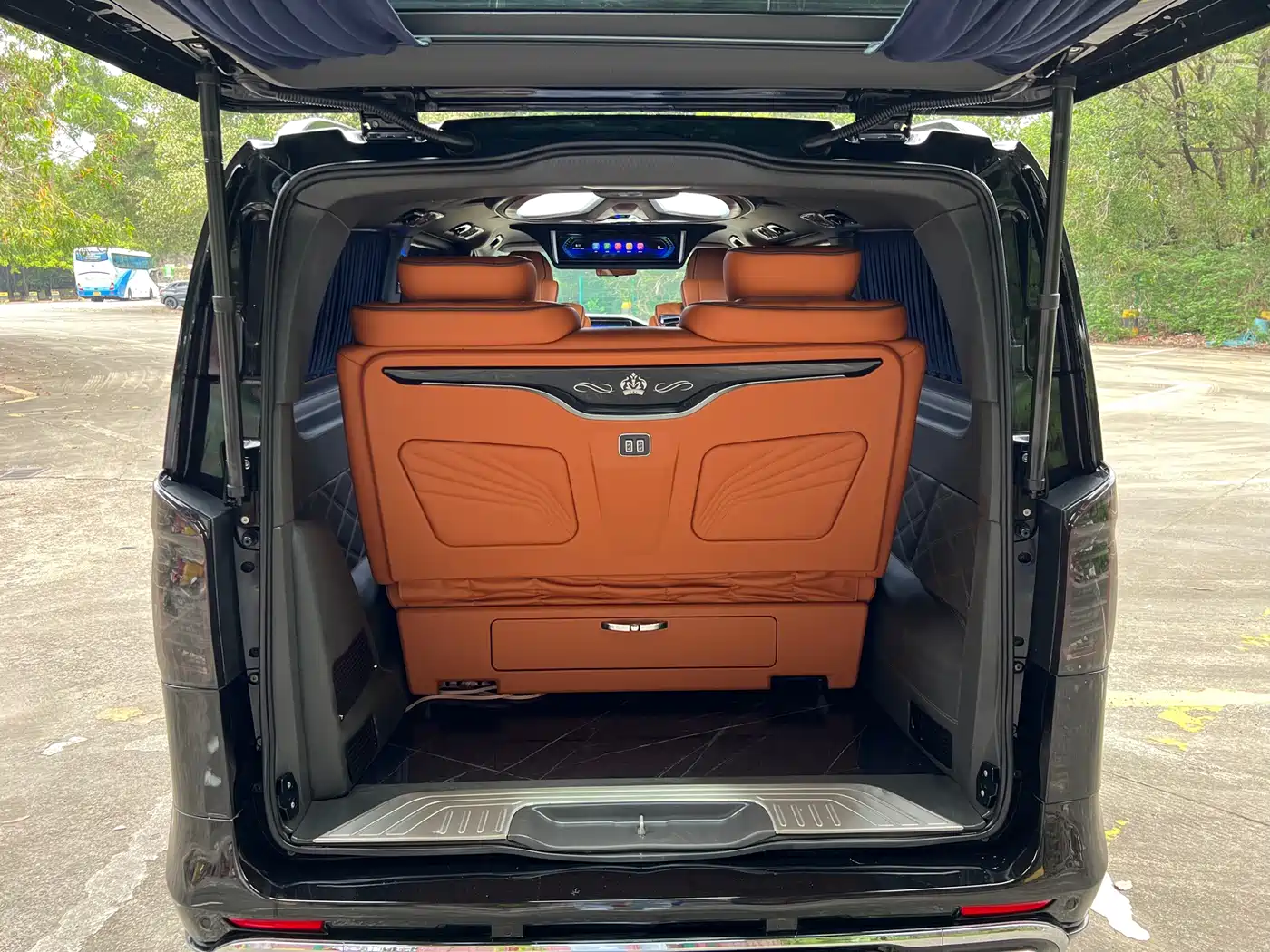 Mercedes-Benz Vito 2023 2.0T Business 7-Seater фото 24