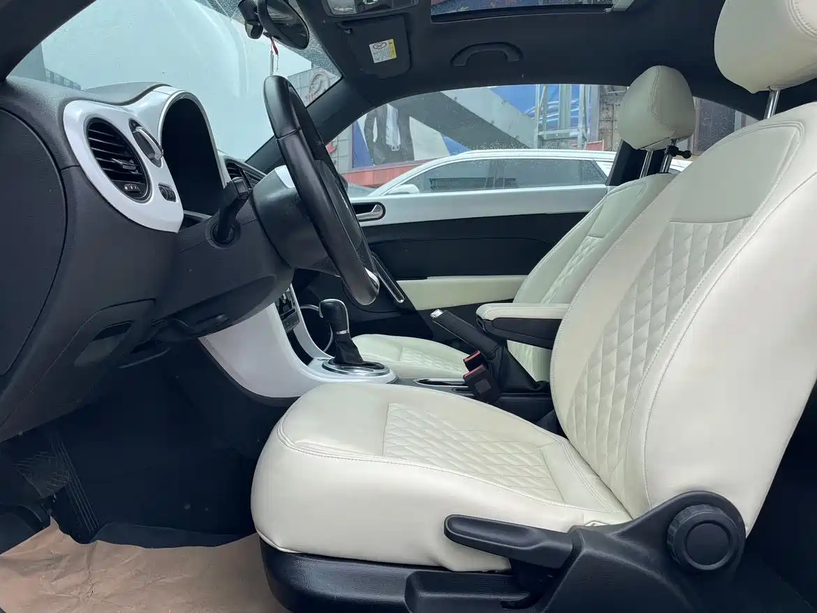 Volkswagen Beetle 2018 180TSI Trend Joy Edition фото 3