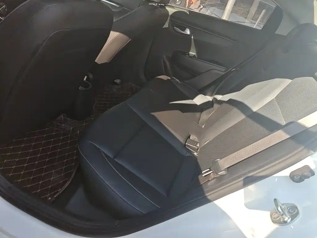 Photo 17 - Kia K2