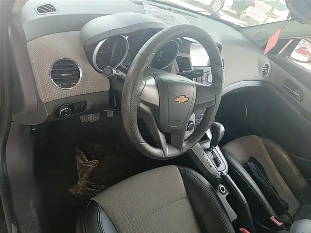 Chevrolet Cruze 2014 1.6L SL Million Commemorative Edition AT фото 10