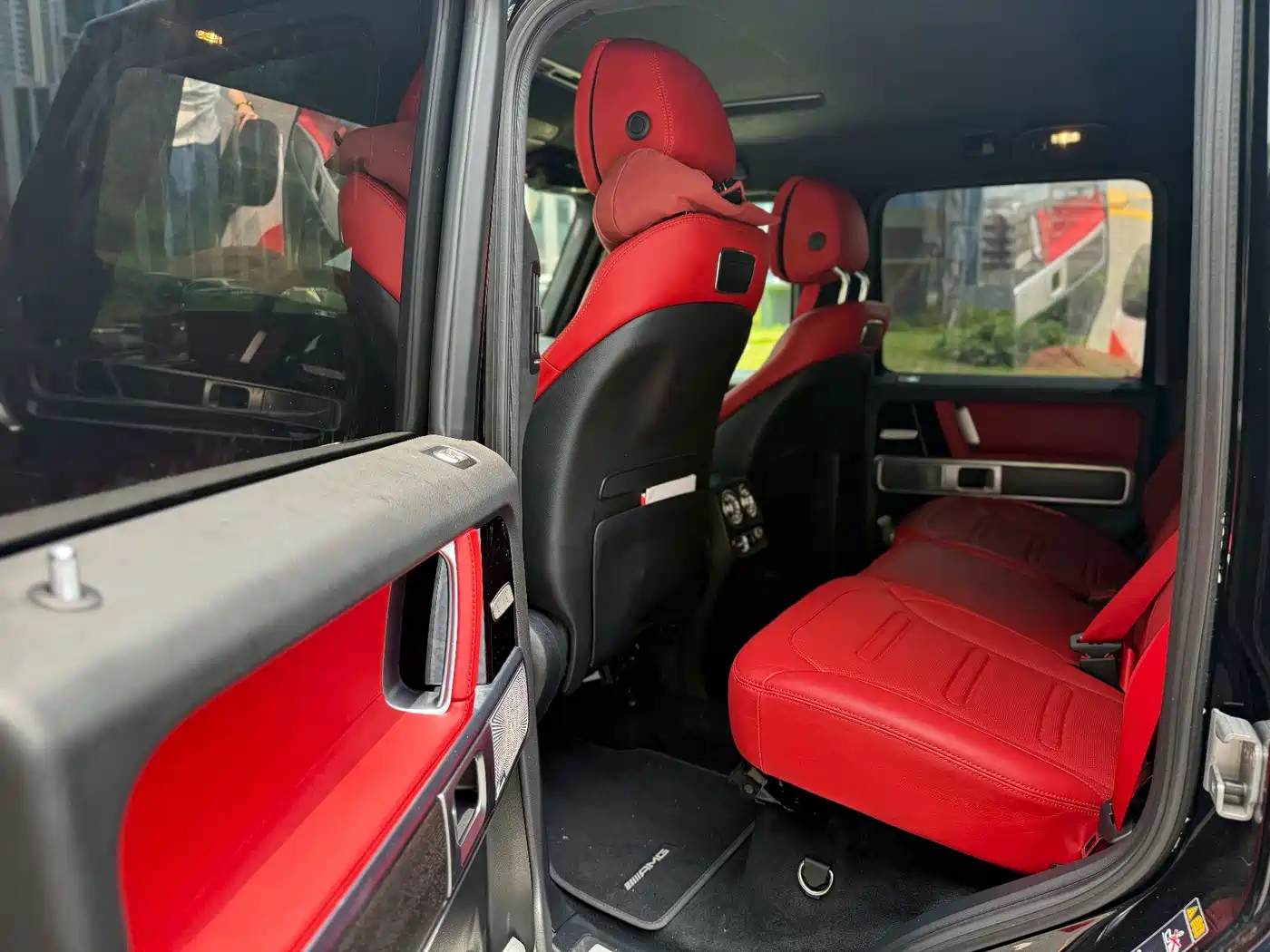 Mercedes-Benz G-Class 2024 G 500 фото 16