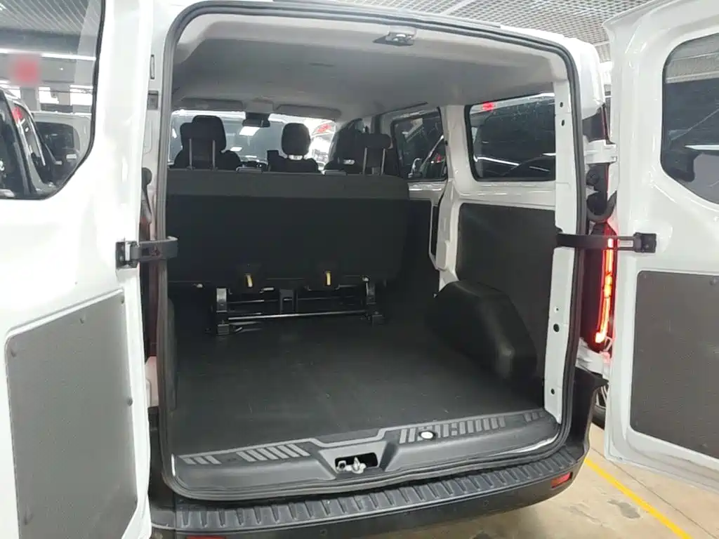 Ford Transit 2024 2023 Model 2.0T Diesel Manual Multi-Purpose Commercial Vehicle Short Wheelbase Low Roof 5/6-Seater