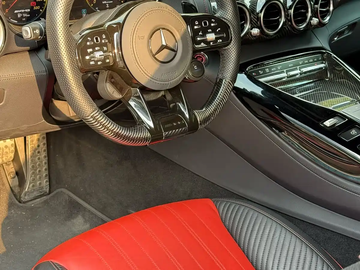 MERCEDES-BENZ AMG GT