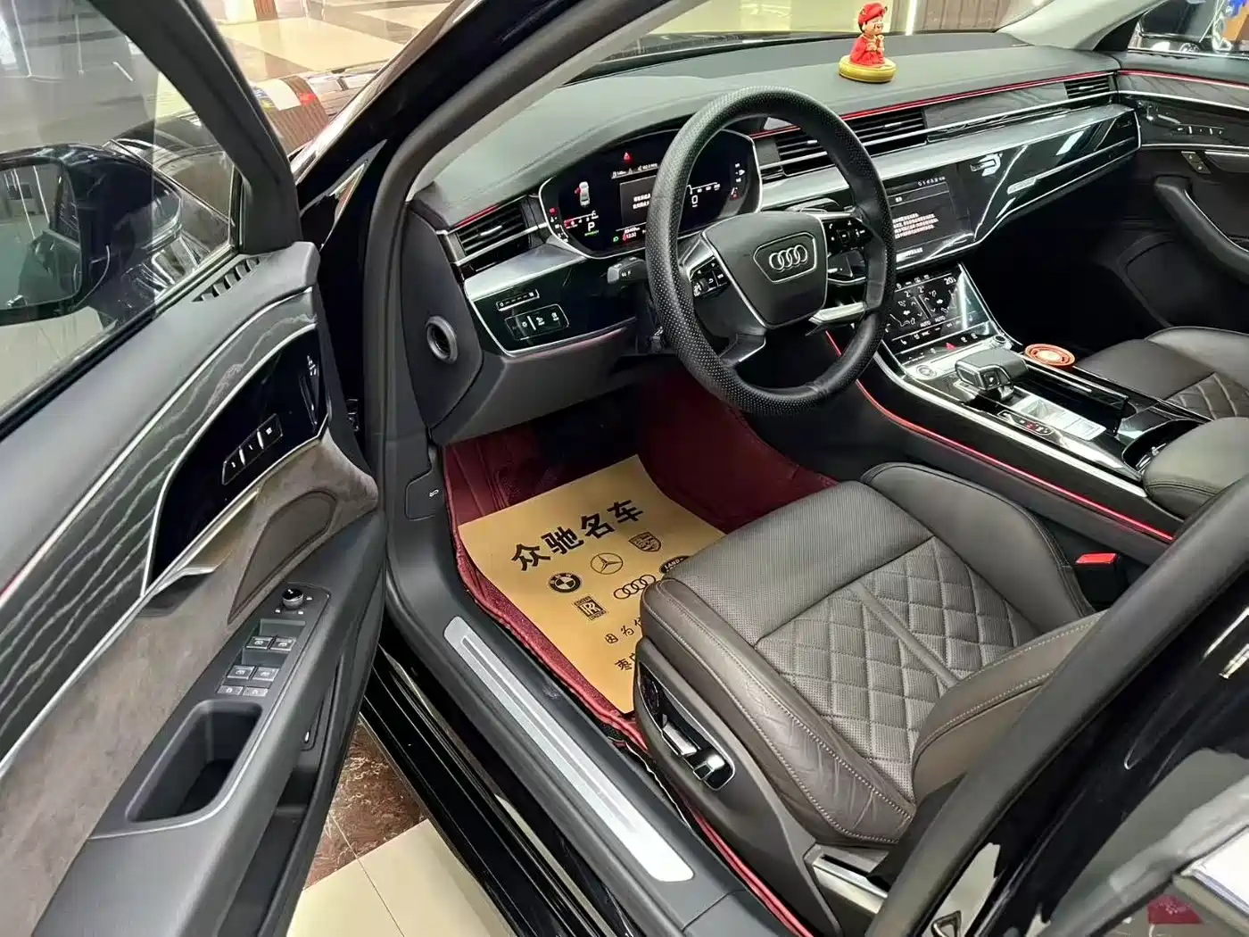 AUDI A8