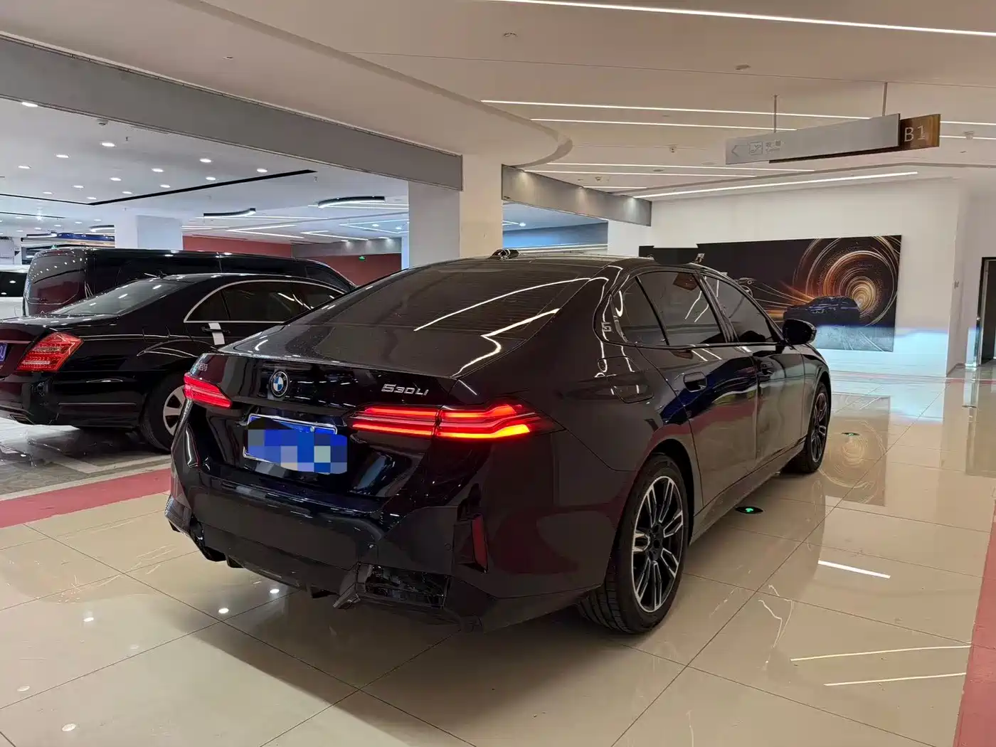 BMW 5 Series 2024 530Li Leading M Sport Package фото 18