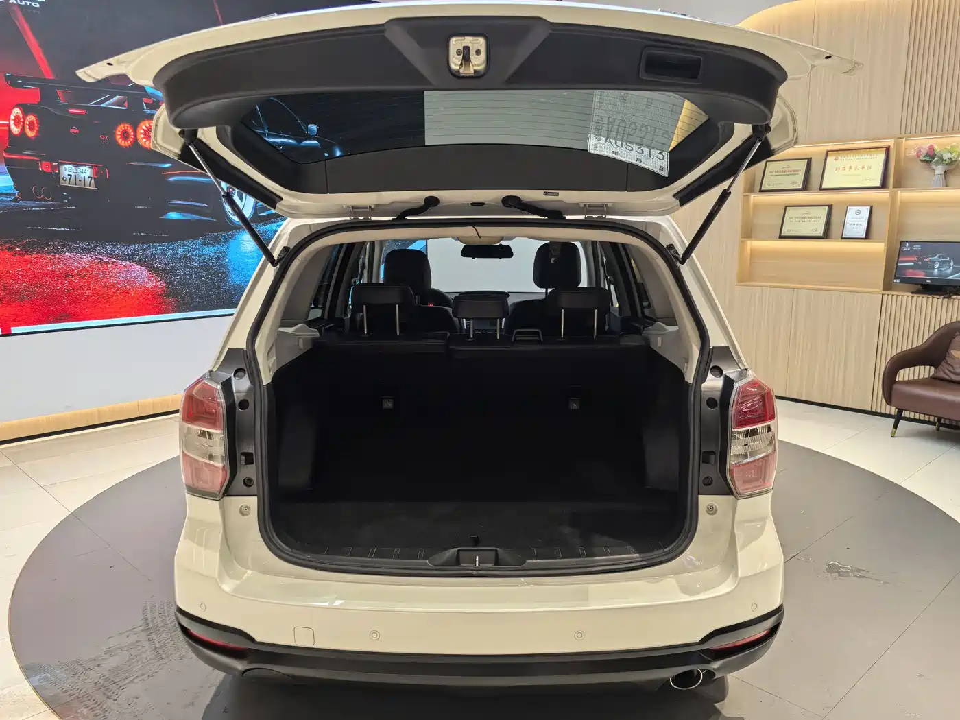 Subaru Forester 2013 2.5i Automatic Elite Navigation Edition фото 9