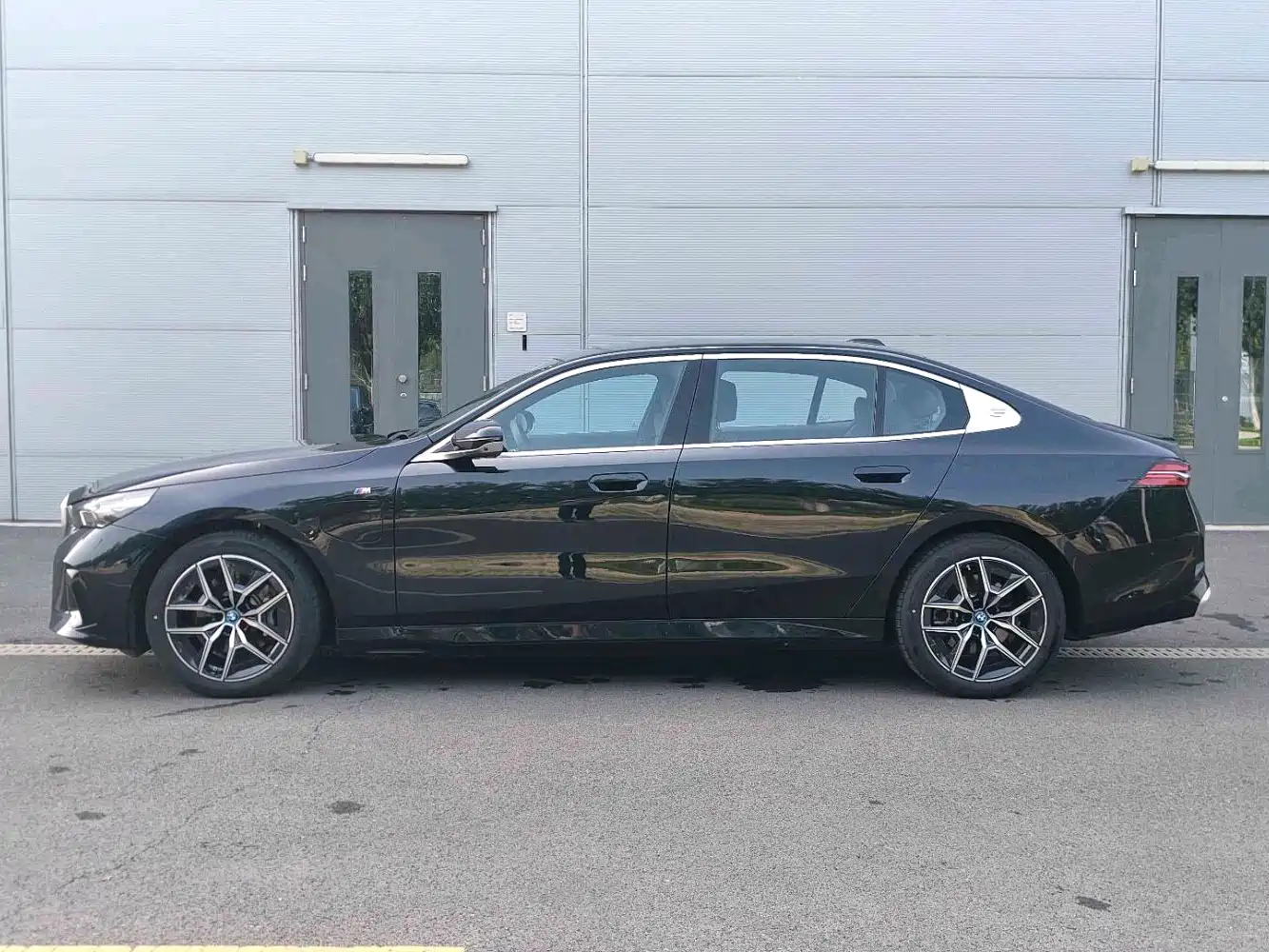BMW i5 2025 2025 eDrive 40L M Sport Package