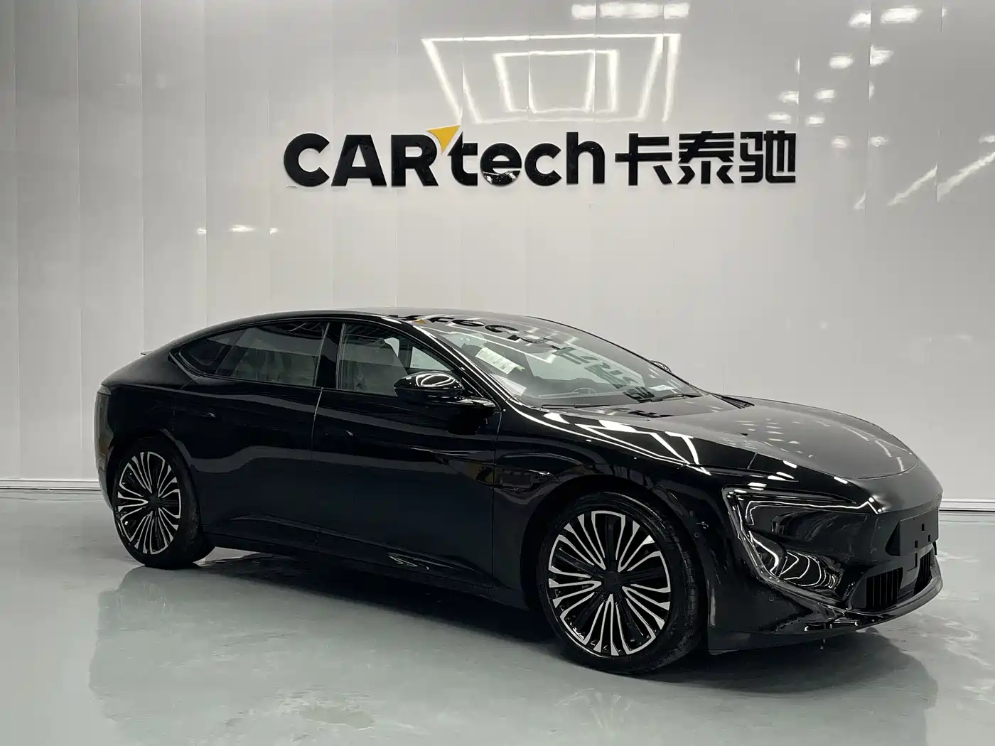 Avatr 12 2025 Facelift Ultra EV AWD фото 3