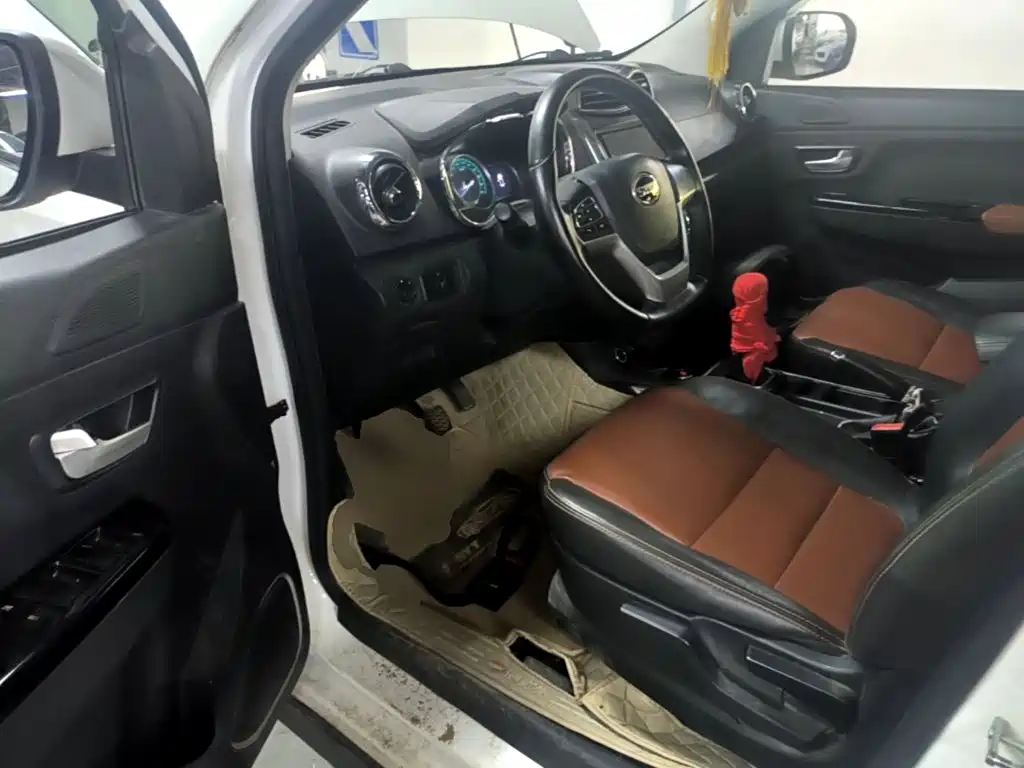 SWM Motor SWM X3 2020 2020 1.5L Manual Premium 7-seater
