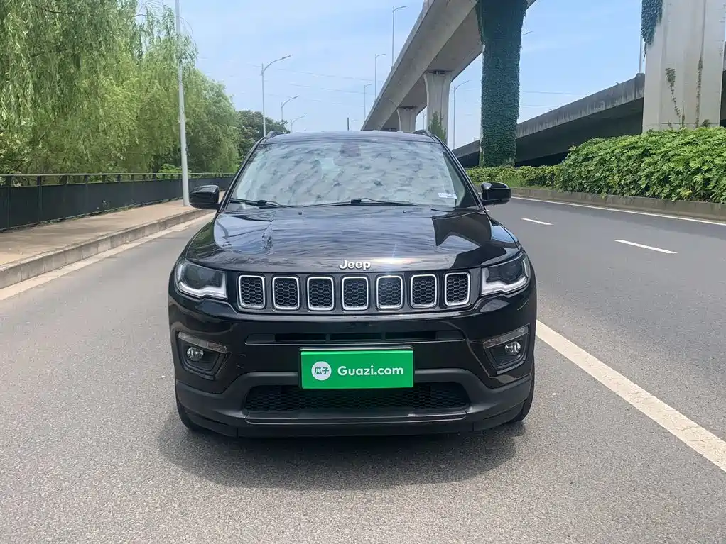 Фото 3 - Jeep Compass
