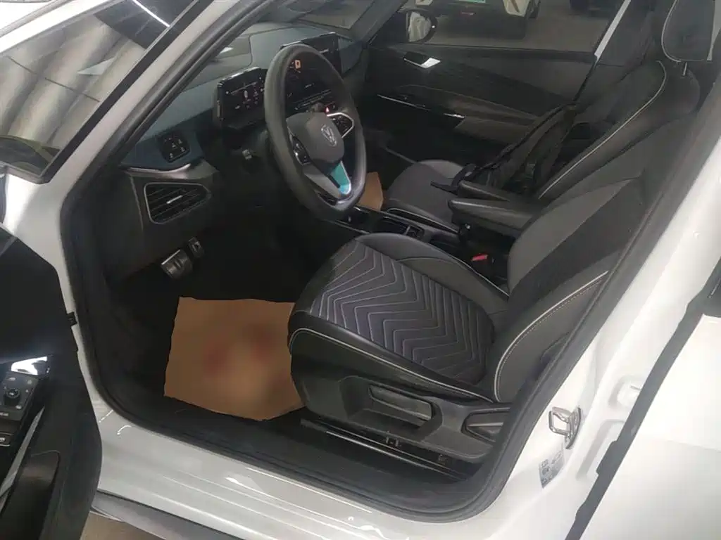 Volkswagen ID.3 2023 Pure Smart Edition фото 16