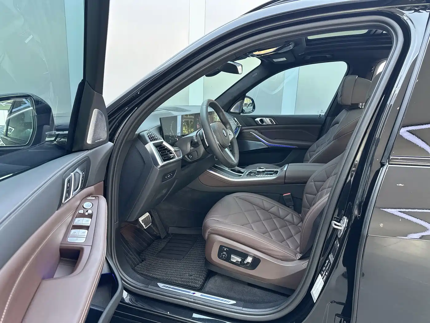 BMW X5 2023 xDrive 40Li M Sport Black Night Package фото 13