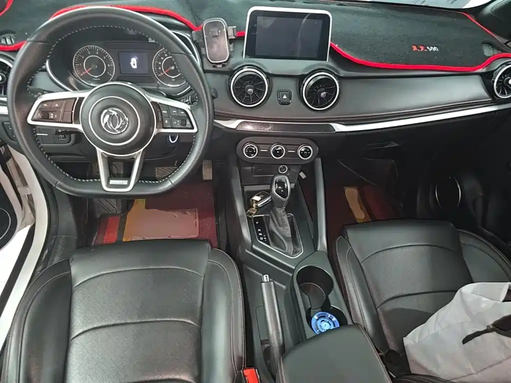Dongfeng Fengguang Fengon 500 2022 2022 1.5L CVT Enjoyment Edition