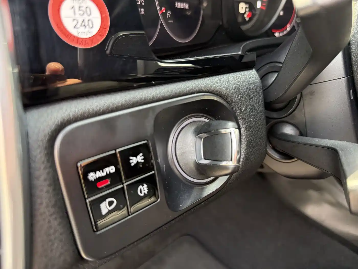 Photo 18 - Porsche Cayenne