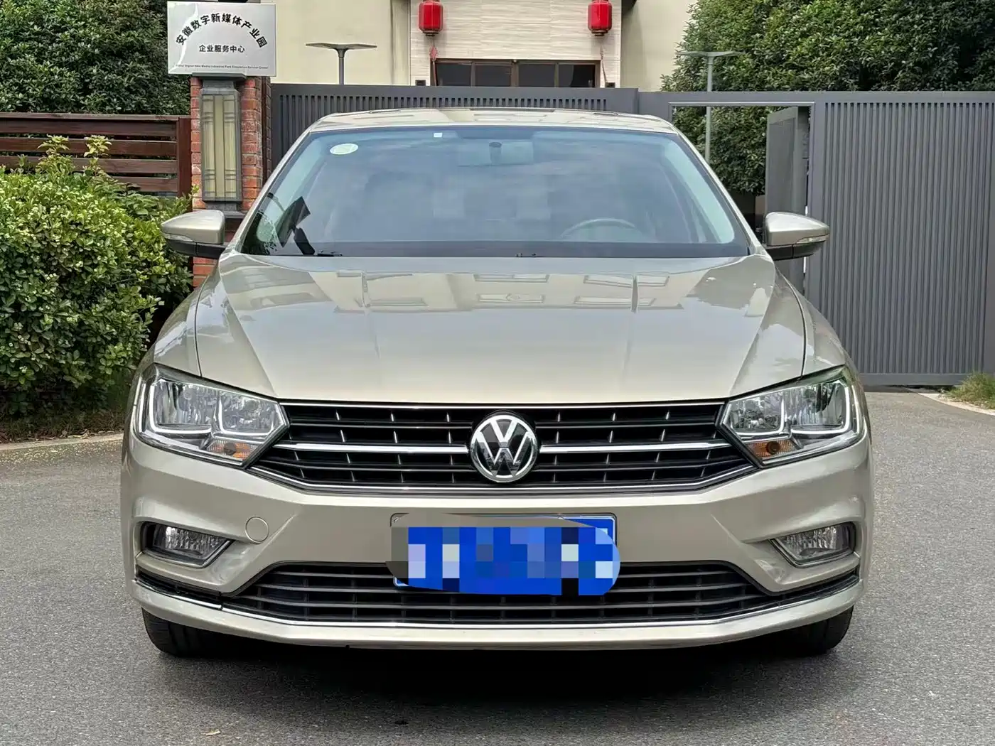 Volkswagen Bora 2017 1.6L Manual Comfort Edition фото 2