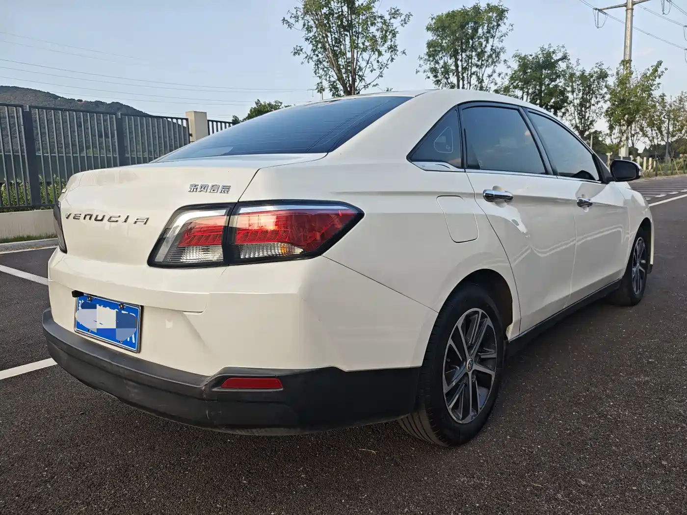 Venucia D60 2017 2018 1.6L CVT Smart Elite Edition