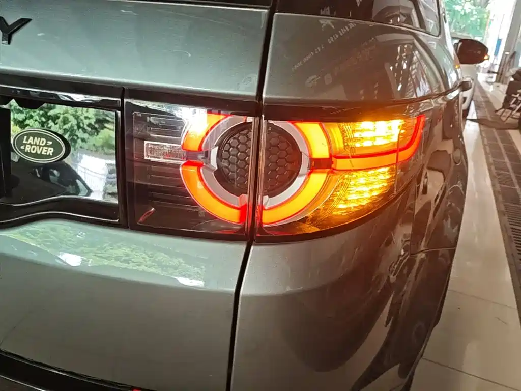 Land Rover Discovery Sport 2019 240PS SE Dynamic Edition China VI фото 8