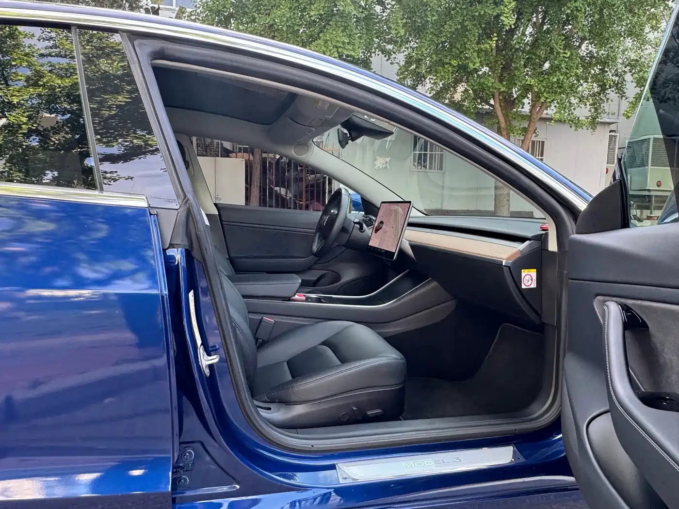 Tesla Model 3 (Import) 2019 2019 Long Range RWD Version