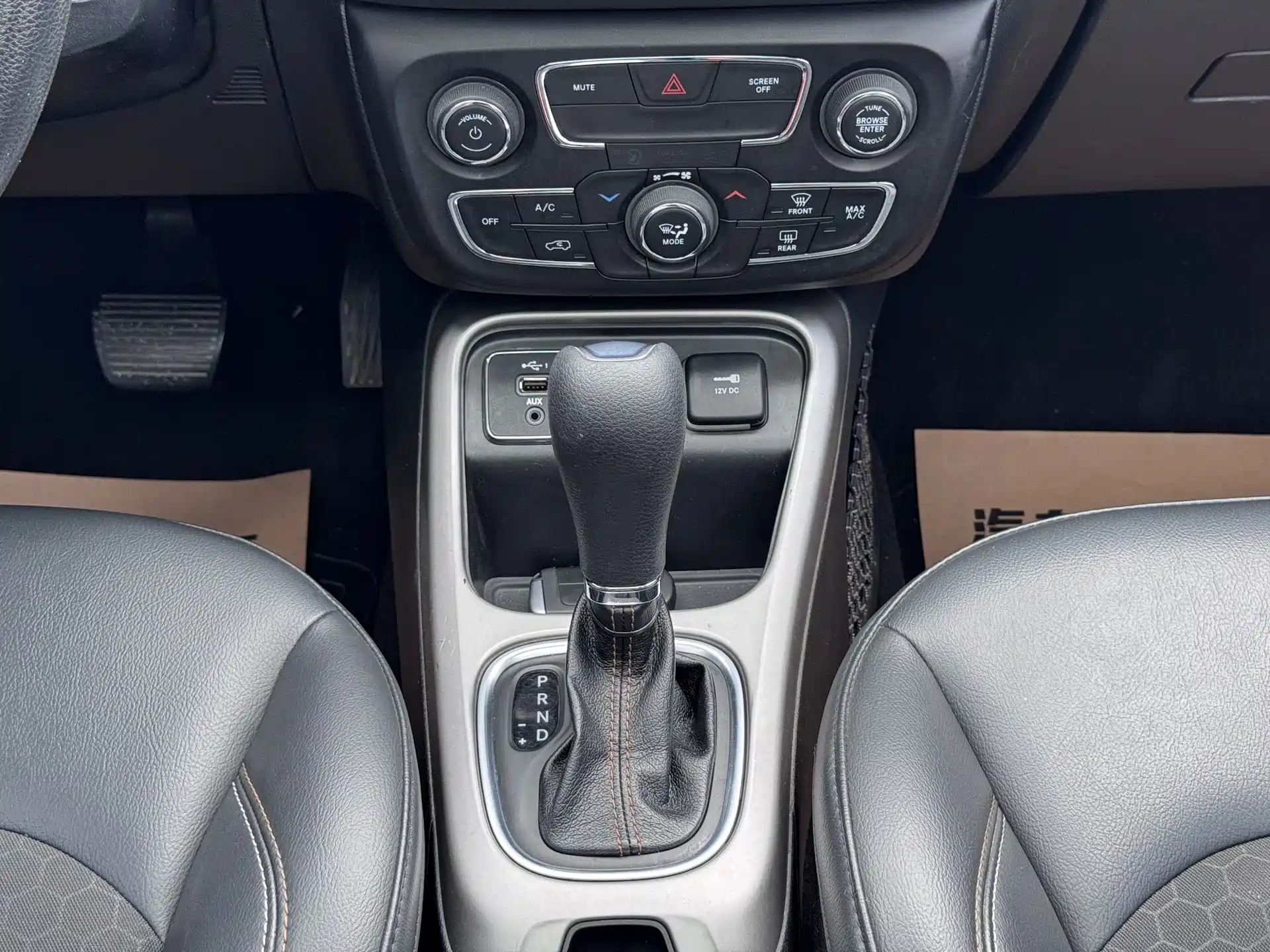 Фото 18 - Jeep Compass