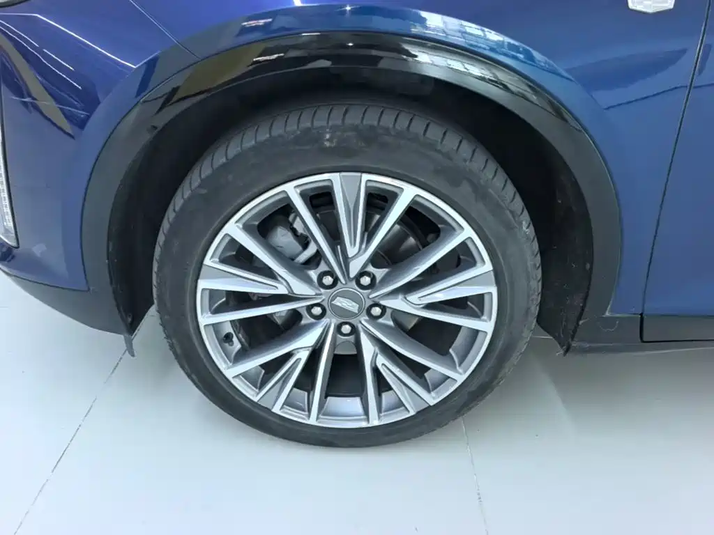 Cadillac GT4 2024 2023 25T Luxury Edition