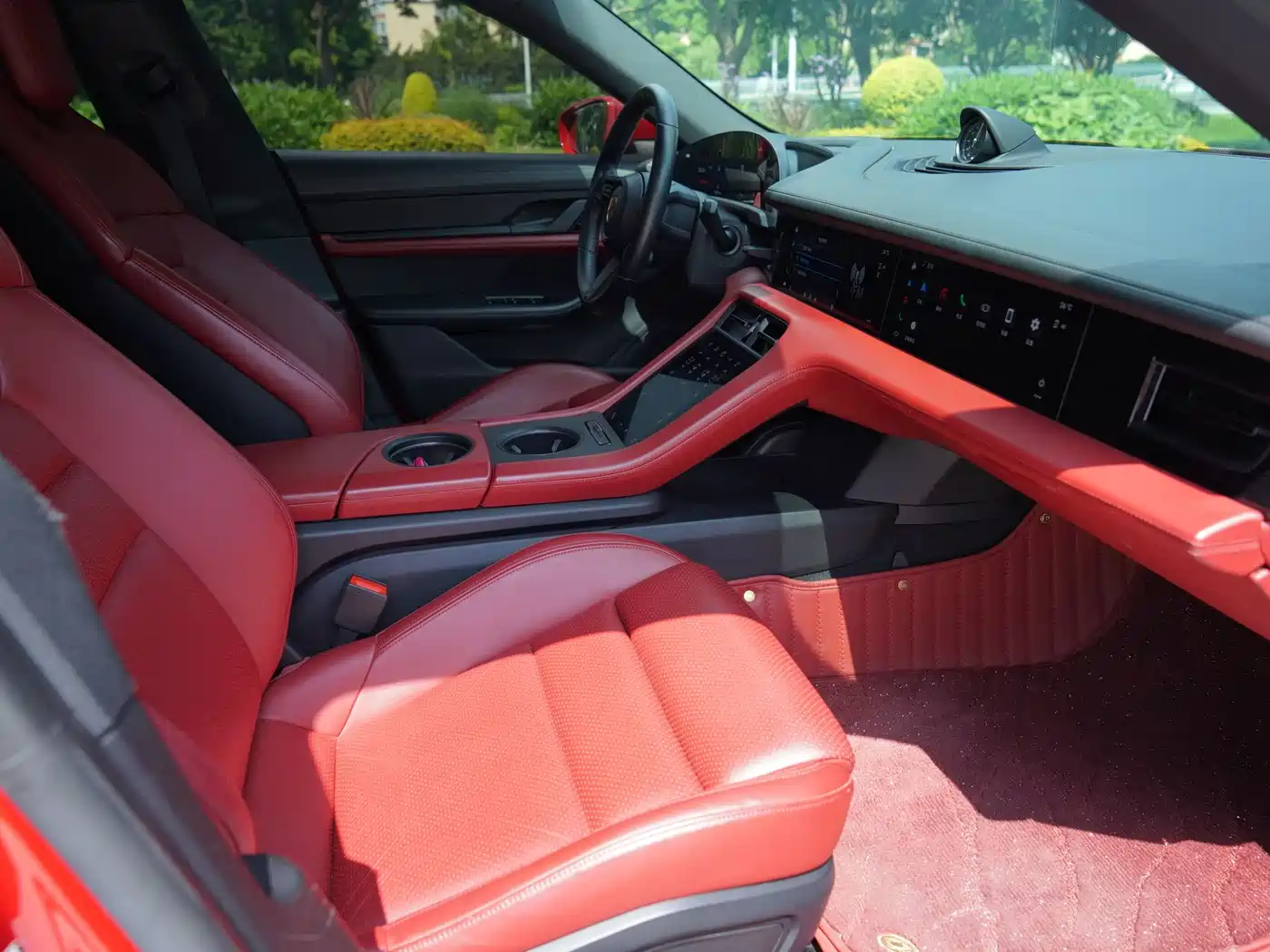 Porsche Taycan 2020 Taycan фото 8