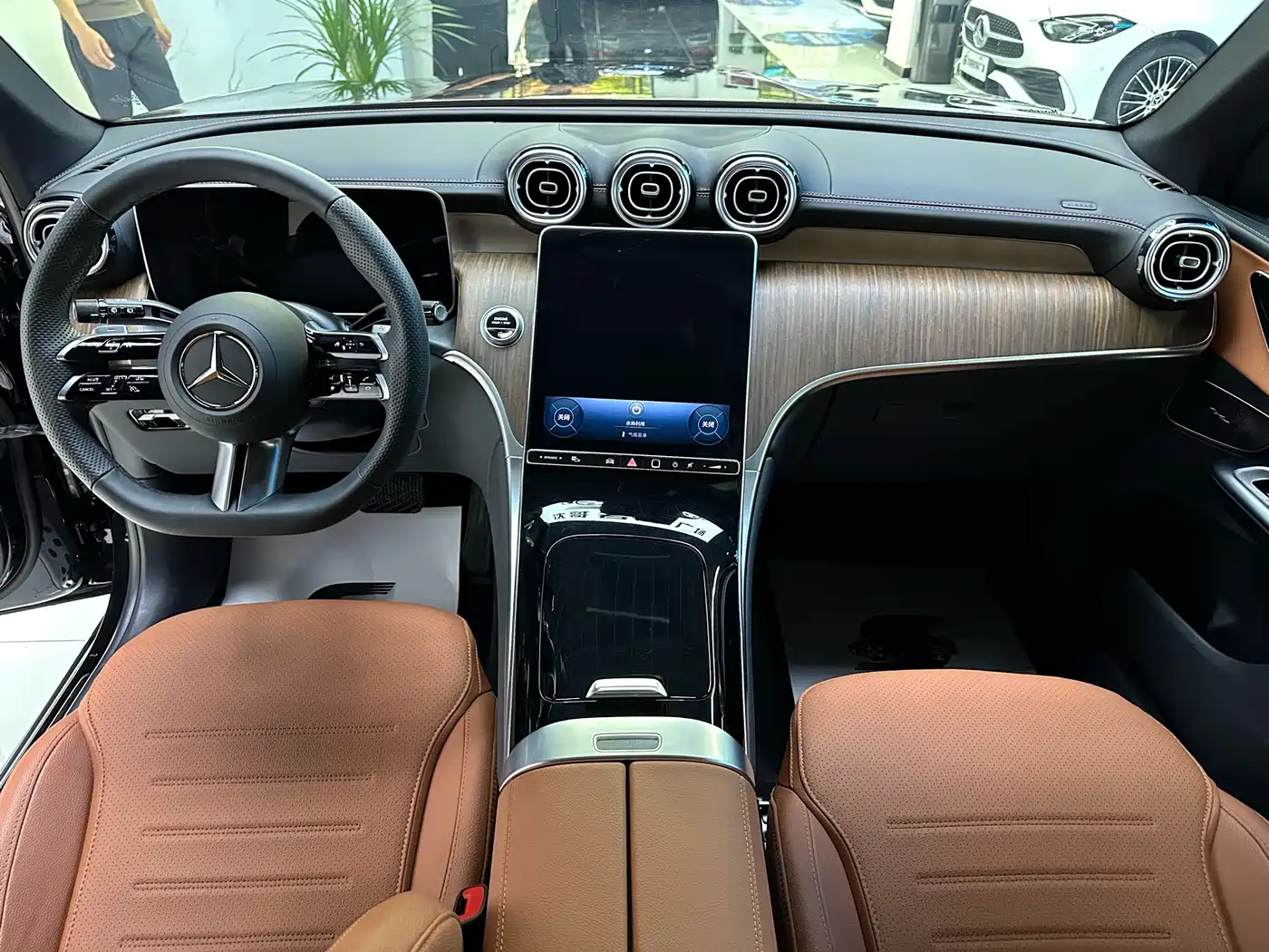 Mercedes-Benz GLC 2024 GLC 300 L 4MATIC Dynamic 5-seater фото 6
