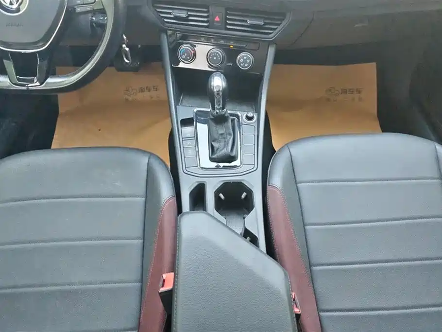 Volkswagen Bora 2020 1.5L Automatic Comfort фото 16