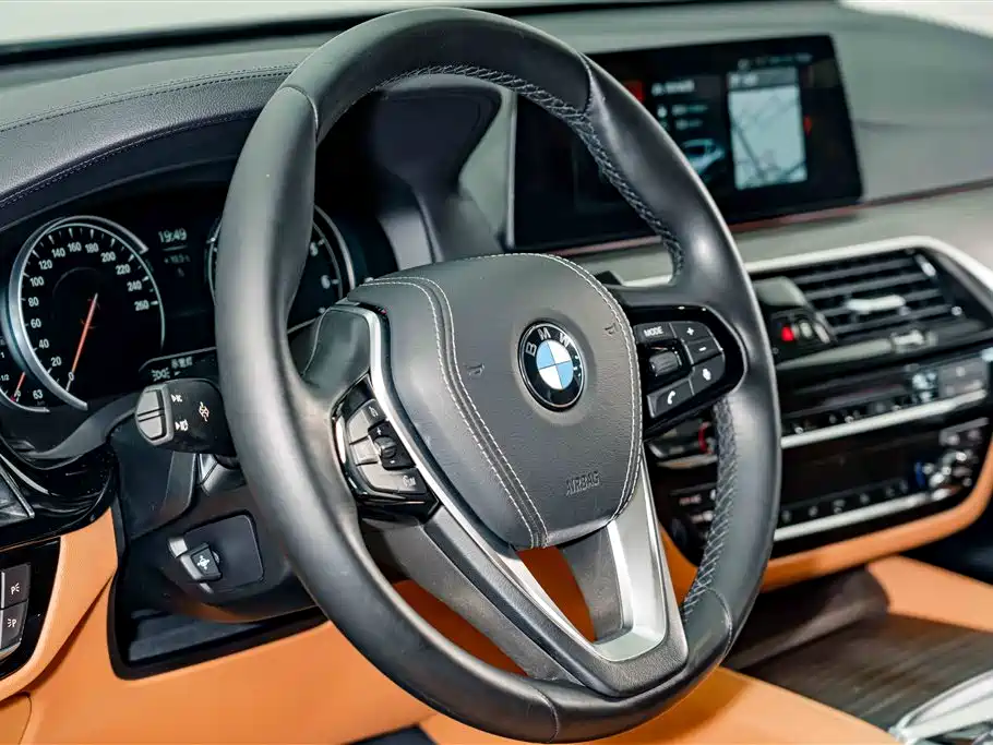 BMW 6 Series GT 2018 630i Luxury Design Package фото 9