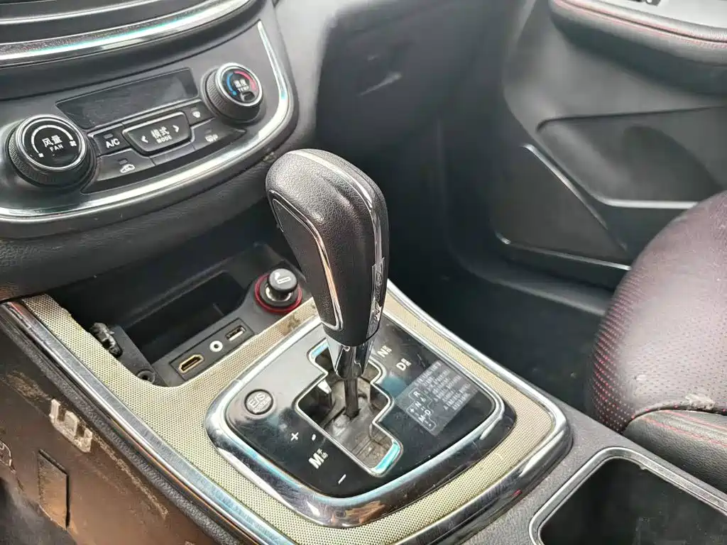Baojun 560 2017 2016 1.8L iAMT Luxury