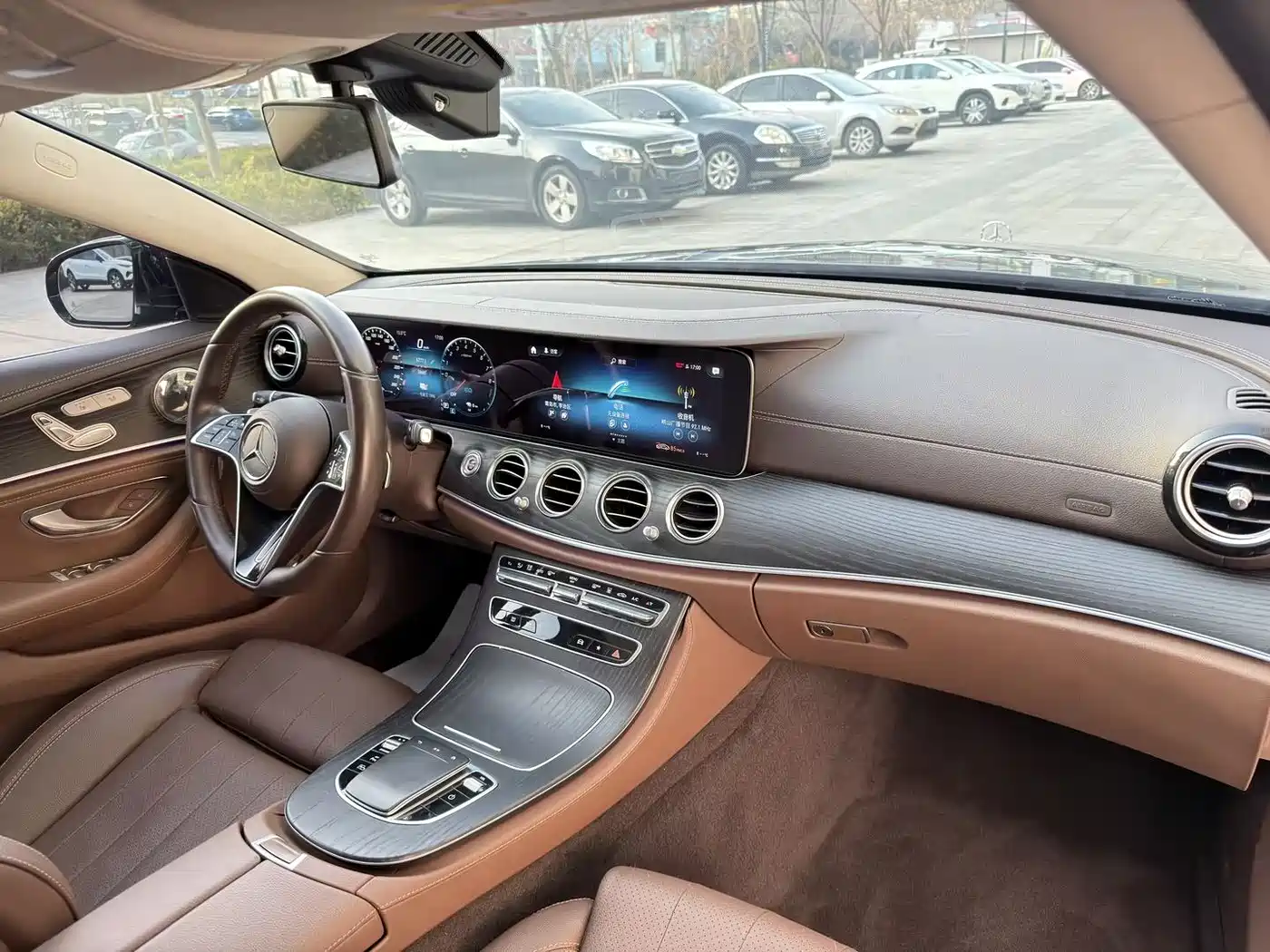 Mercedes-Benz E-Class New Energy 2022 E 350 e L Plug-in Hybrid Sedan фото 25