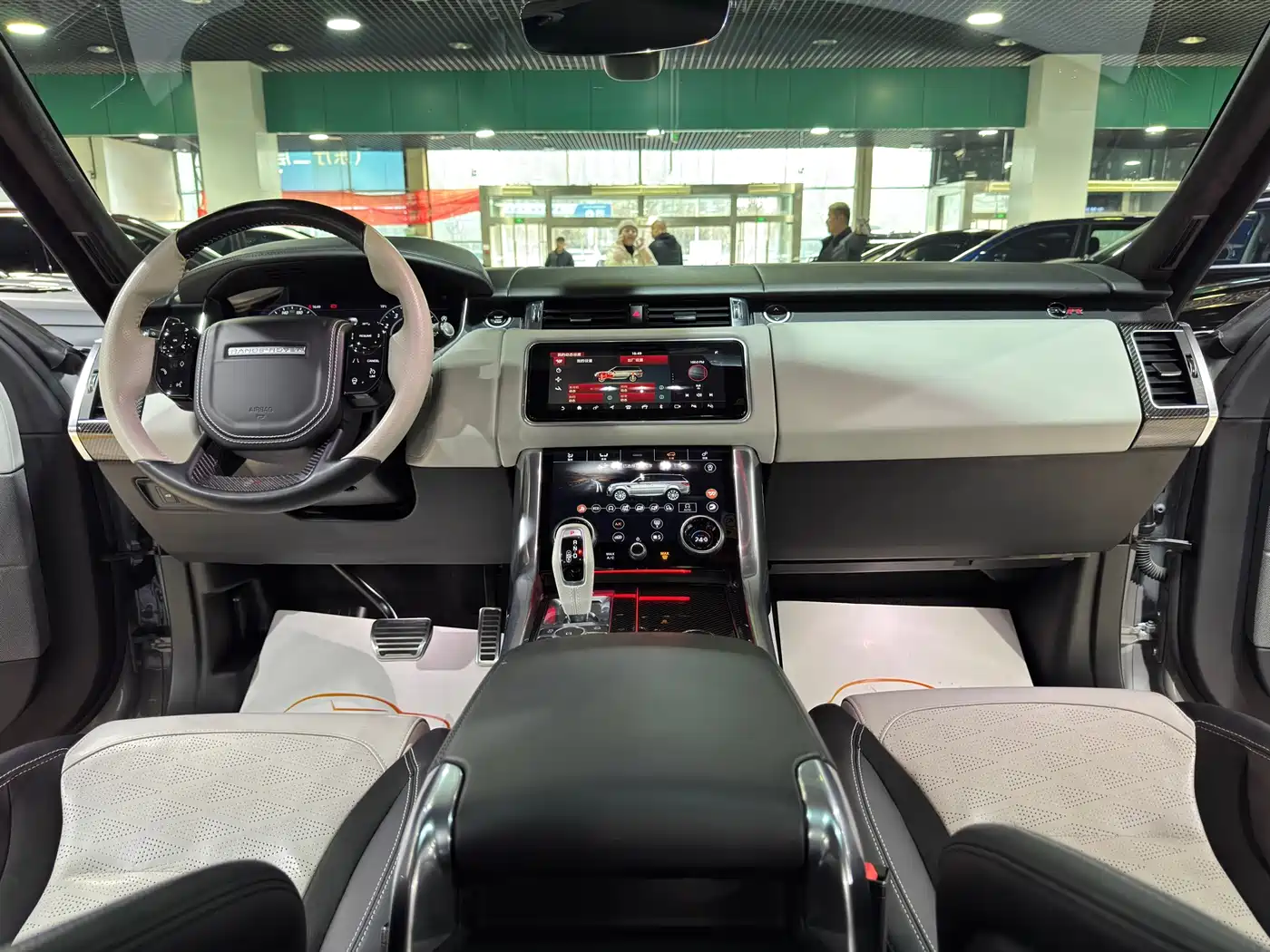 Land Rover Range Rover Sport 2022 Model 5.0 SC V8 SVR Peak Collector's Edition фото 10