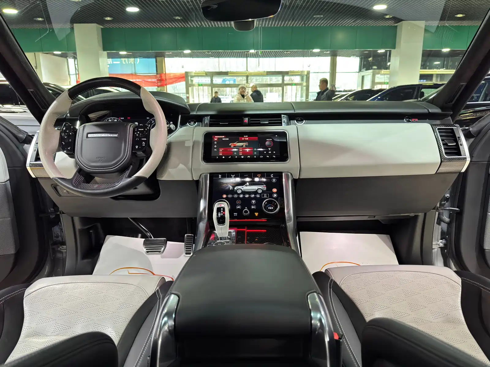 صورة 10 - Land Rover Range Rover Sport