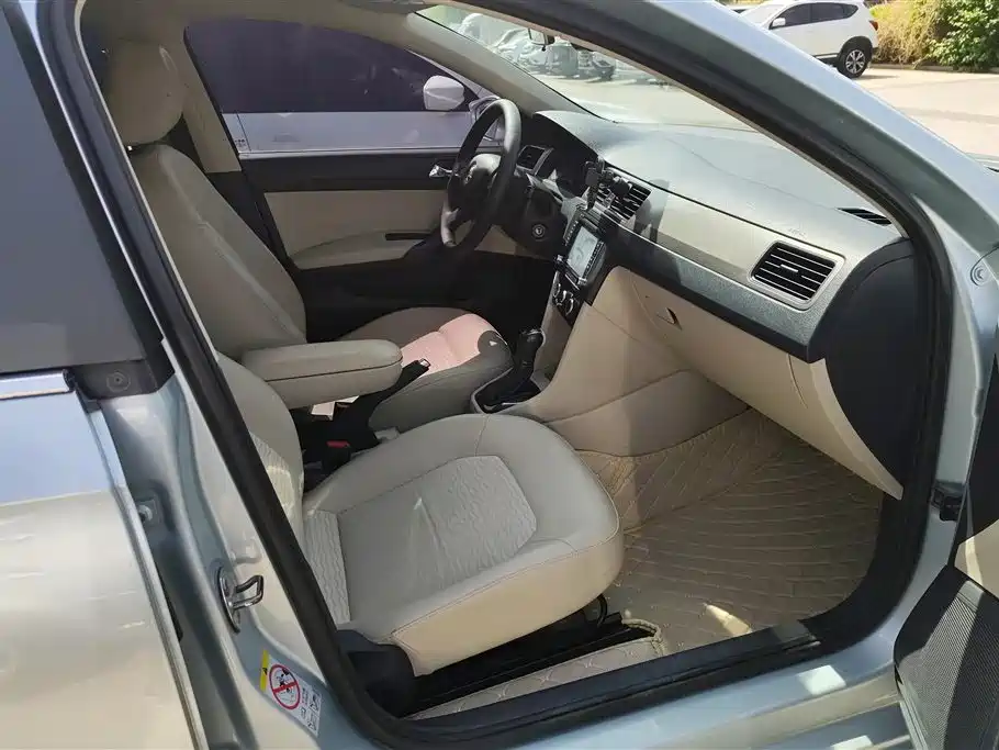 Škoda Rapid 2013 1.6L Automatic Smart Selection фото 8