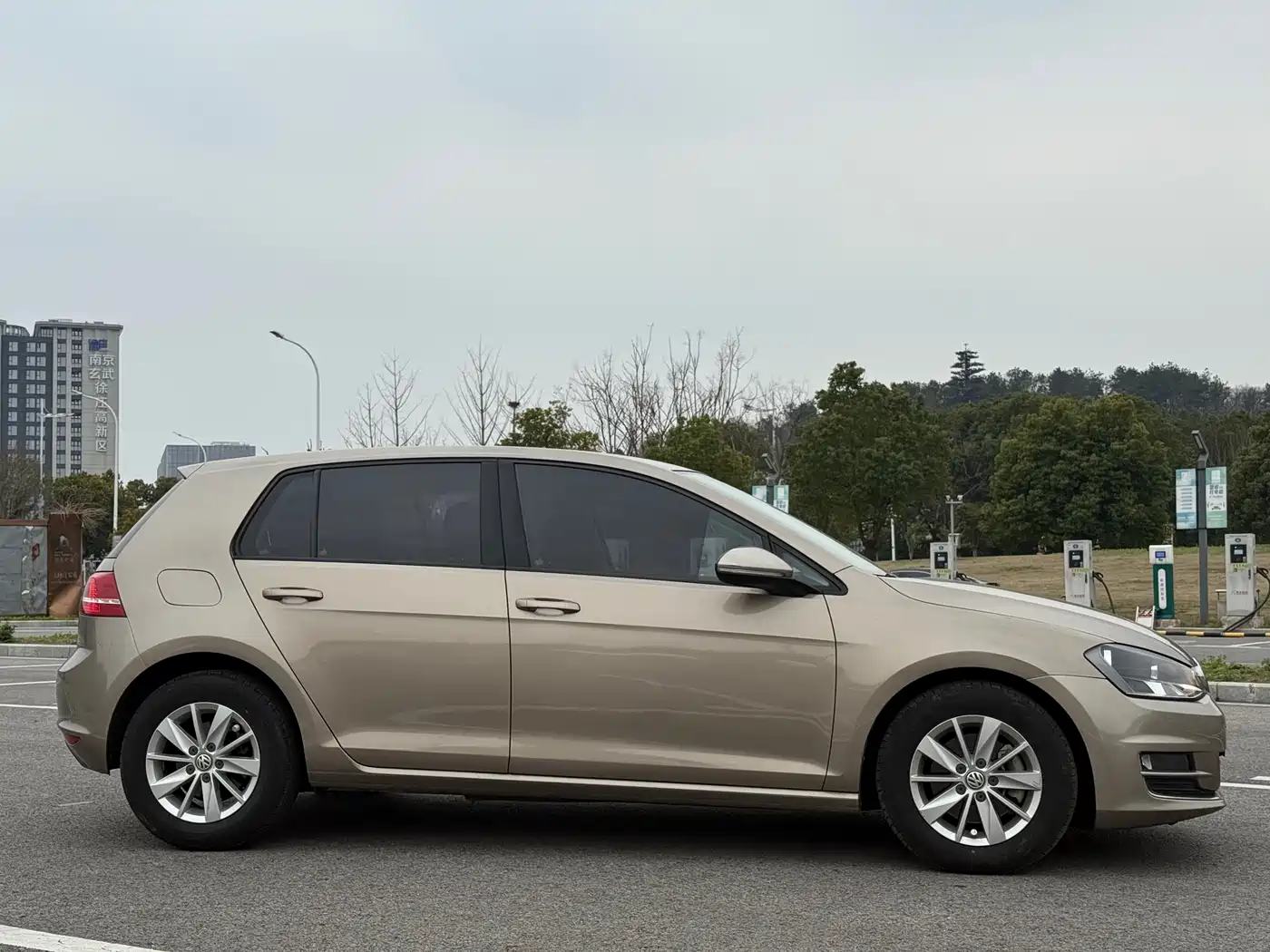 Volkswagen Golf 2014 1.6L Manual Fashion Type фото 4