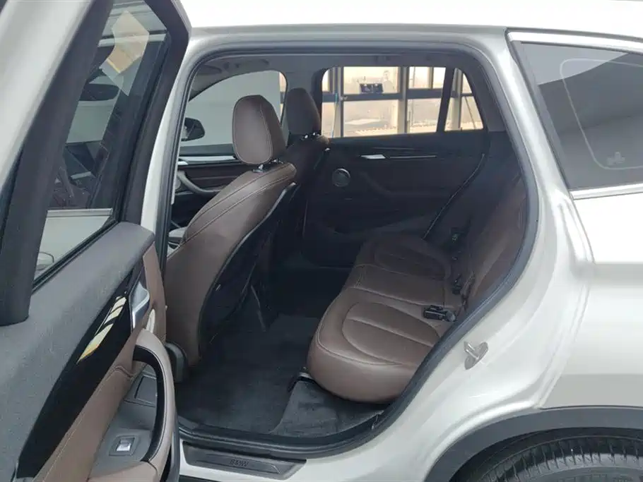 BMW X1 2021 sDrive25Li Leading фото 11