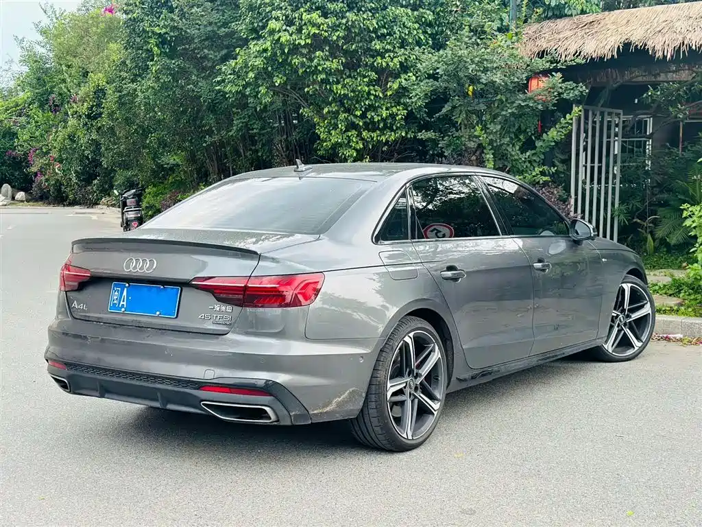 Audi A4L 2022 45 TFSI quattro Premium Dynamic фото 9