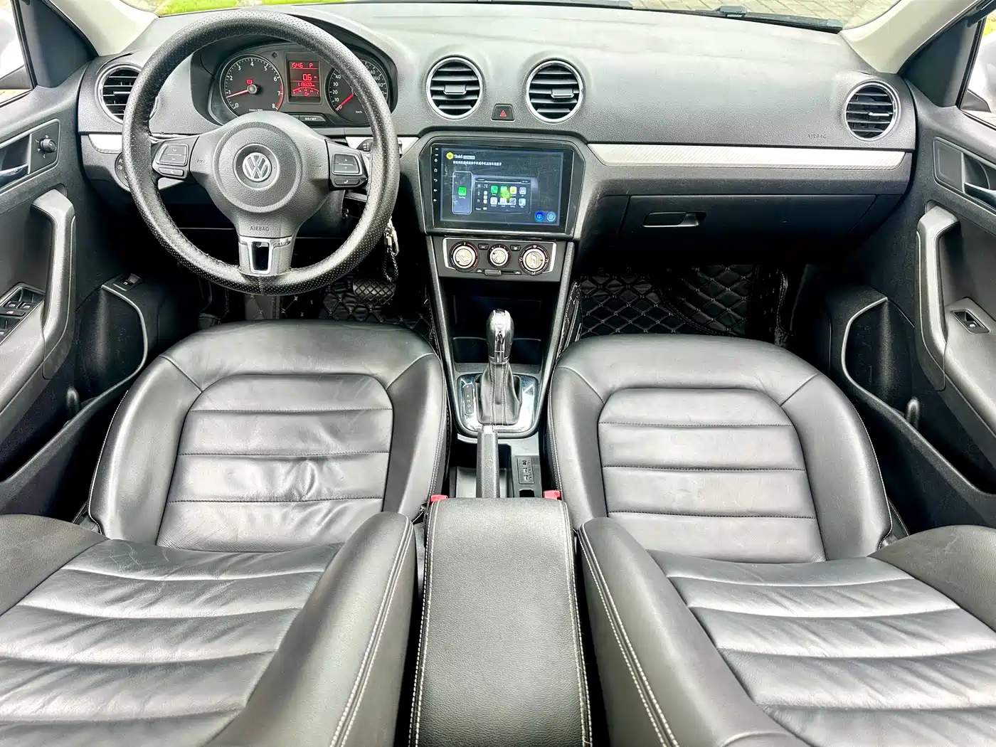 Volkswagen Jetta 2015 1.6L Automatic Luxury фото 36