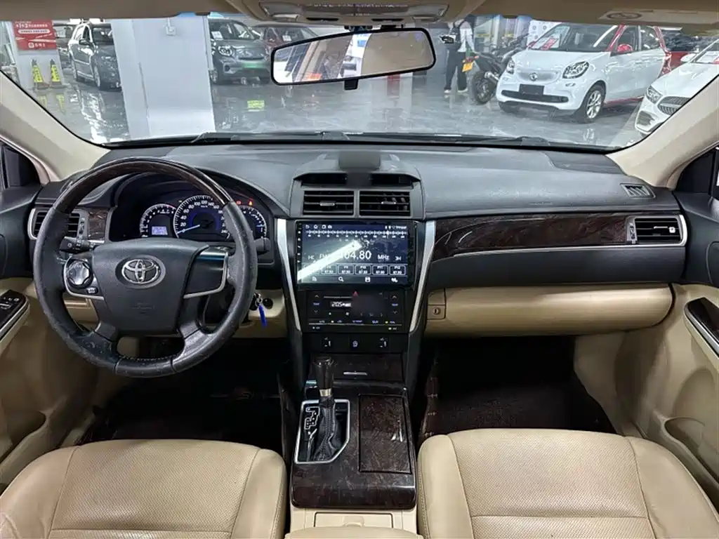 Toyota Camry 2016 2.0G 10th Anniversary Leading Edition фото 13