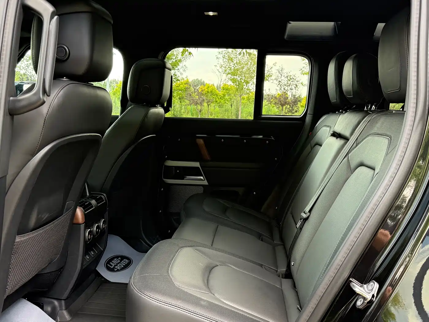 Фото 5 - Land Rover Defender