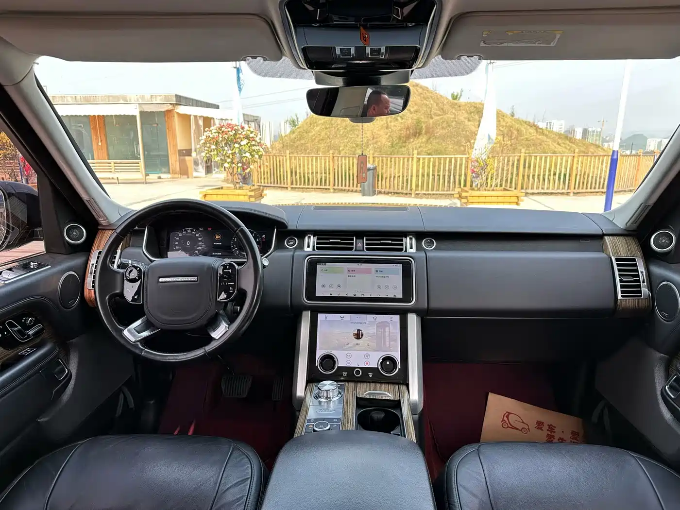 Land Rover Range Rover 2019 3.0 SC V6 Golden Age Edition фото 4