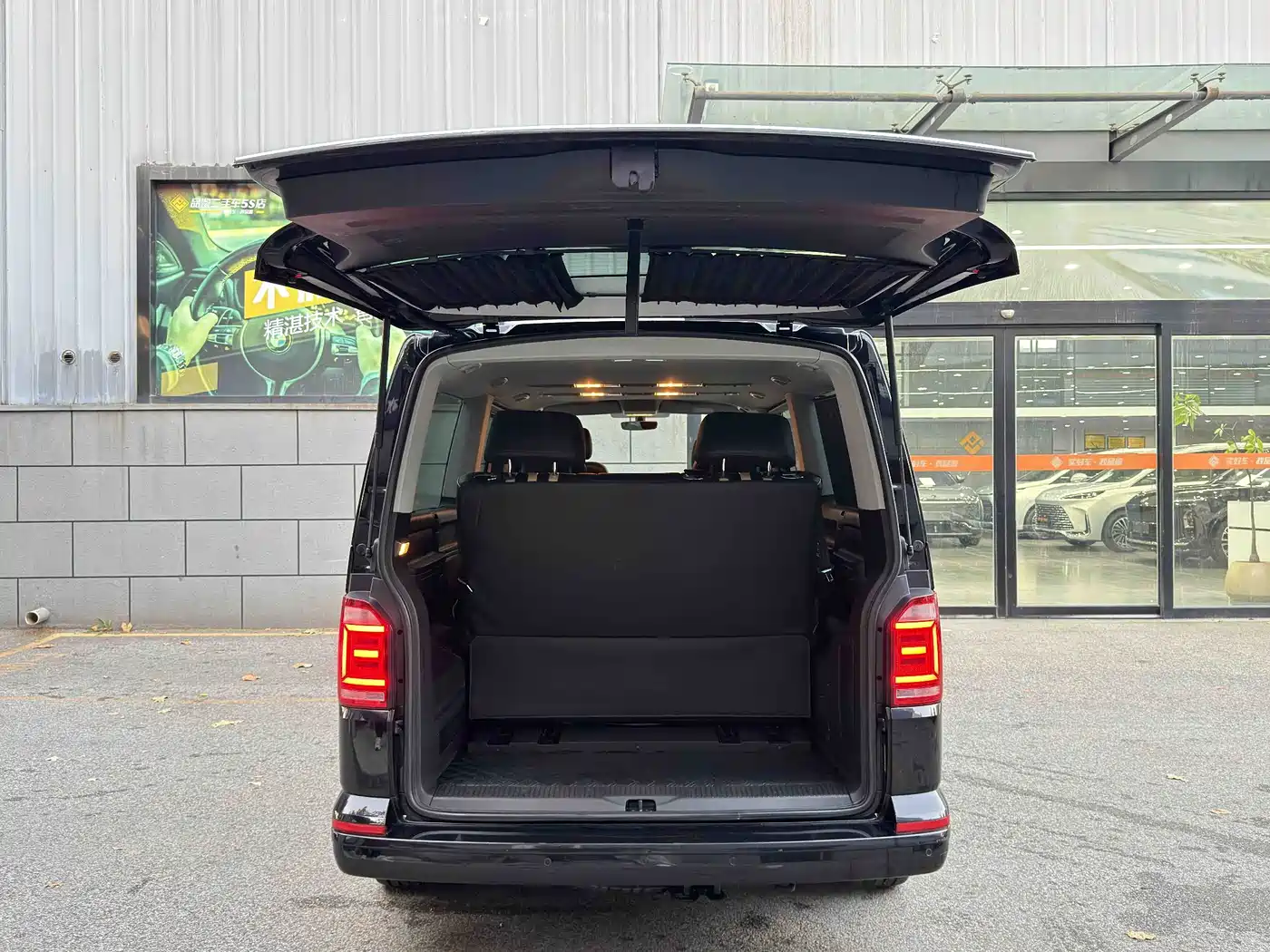 Volkswagen Caravelle 2020 2019 2.0TSI 4WD Luxury 7-seater